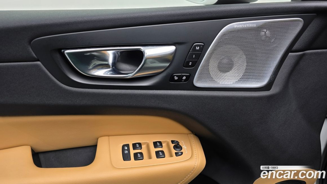 Volvo XC60 B5 Inscription, 2022