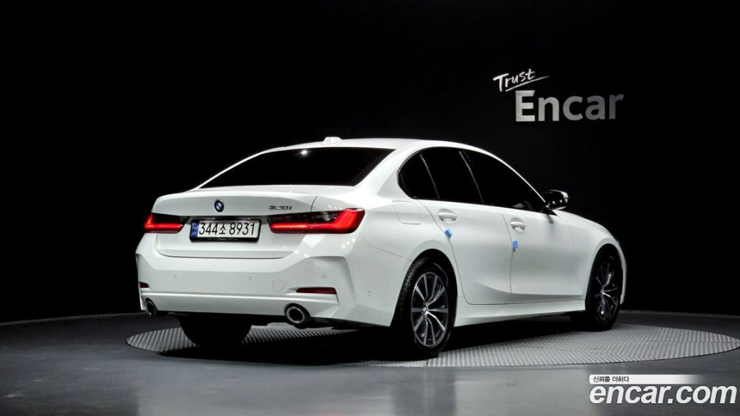 BMW 3-Series 320i, 2024