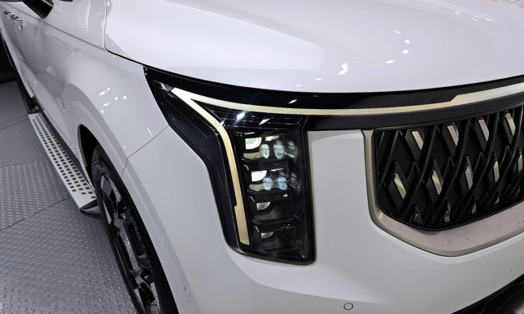 Kia Carnival 9-Seater Signature, 2025