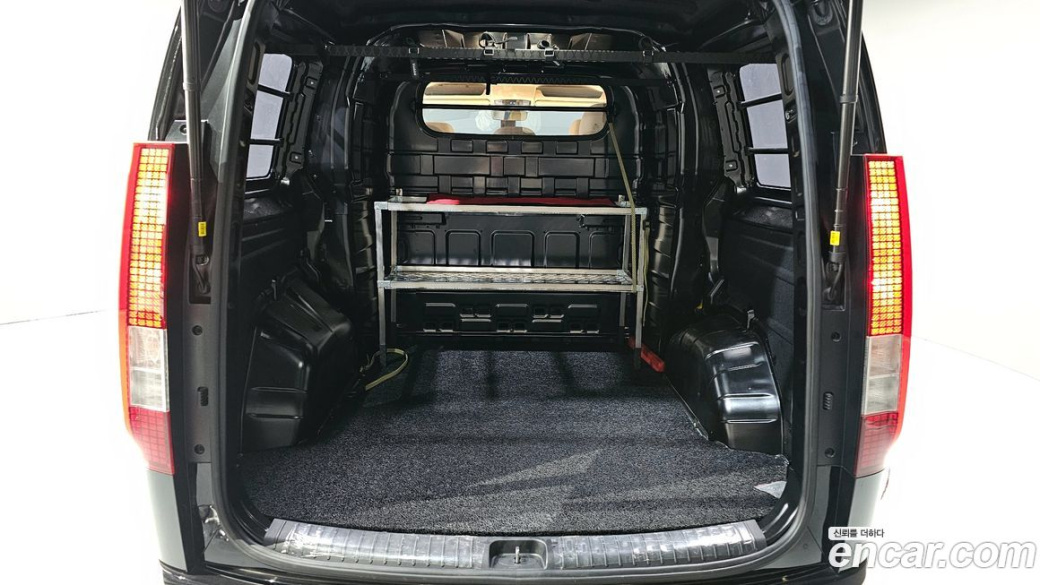 Hyundai Staria Cargo 5-Seater, 2025