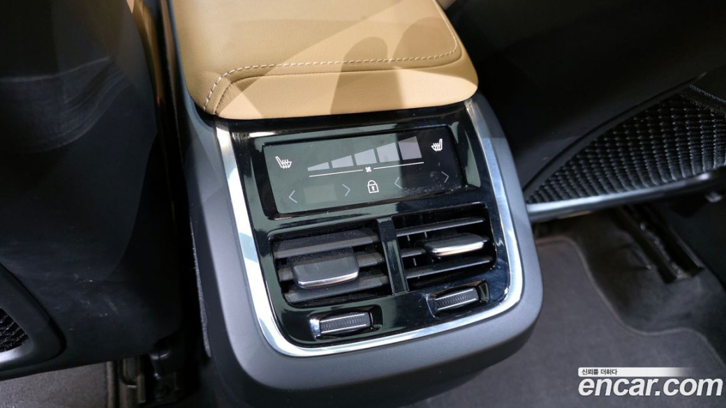 Volvo XC60 B6 Inscirtion, 2022