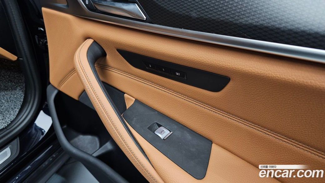 BMW 5-Series 520i M Sport, 2023