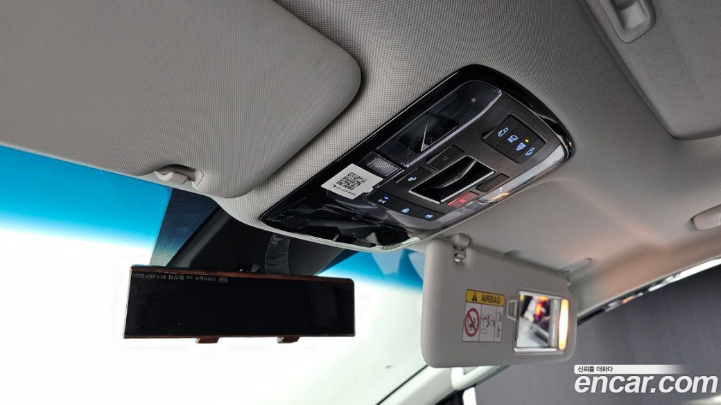 Hyundai Staria 4WD Tourer 9-Seater, 2025