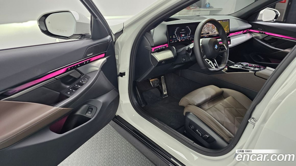 BMW 5-Series 523d M Sport, 2025