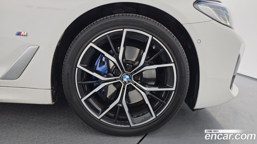 BMW 5-Series 530i xDrive M Sport Package, 2023