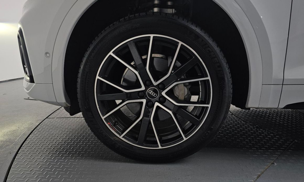 Audi Q5 45 TFSI Quattro Premium, 2024