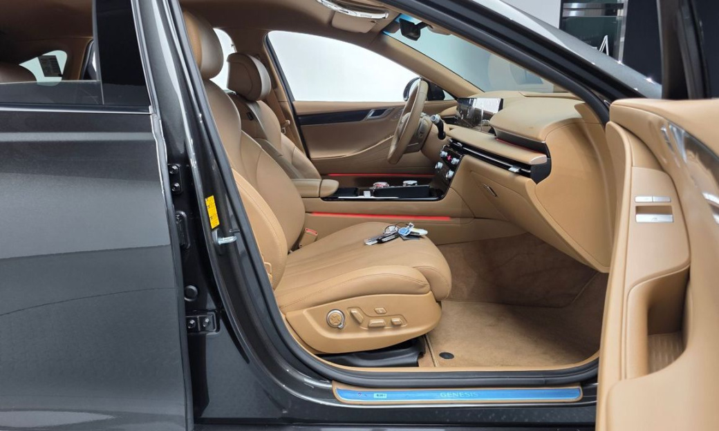 Genesis G80 Gasoline 2.5 Turbo AWD, 2025