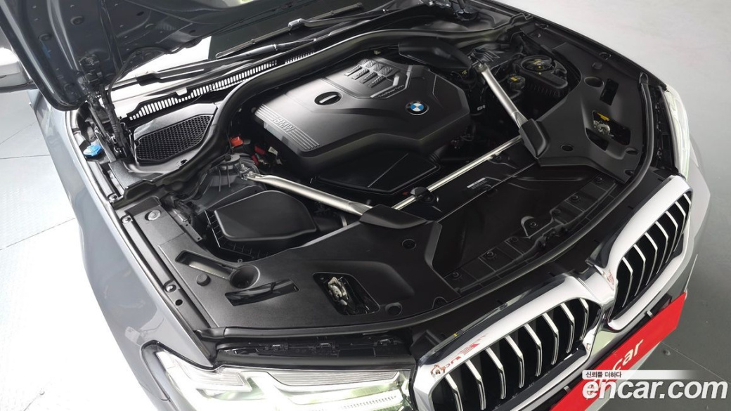 BMW 5-Series 520i M Sport, 2023