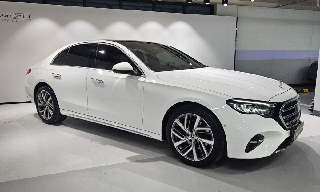 Mercedes-Benz E-Class E220d 4MATIC Exclusive, 2025