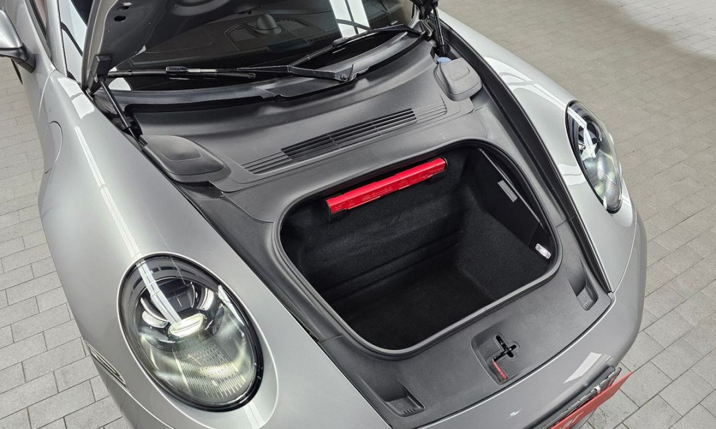 Porsche 911 Carrera 4 GTS Cabriolet, 2022