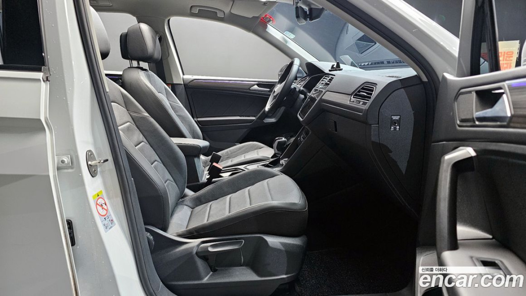 Volkswagen Tiguan 2.0 TSI Prestige, 2024