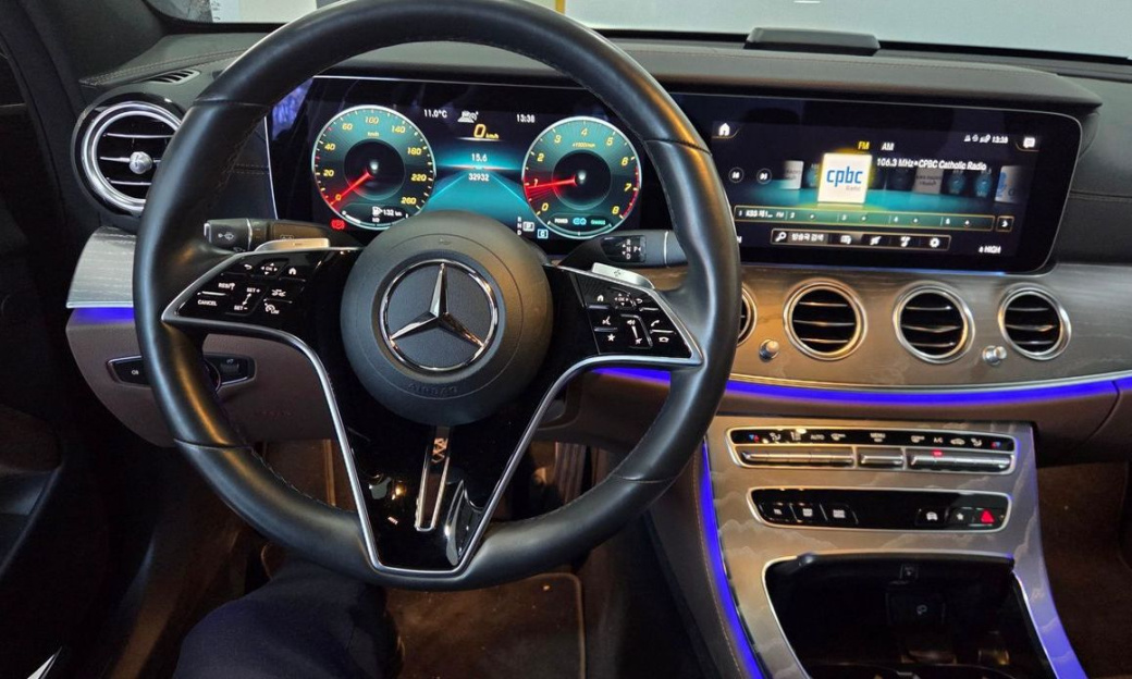 Mercedes-Benz E-Class E350 4MATIC Exclusive, 2023
