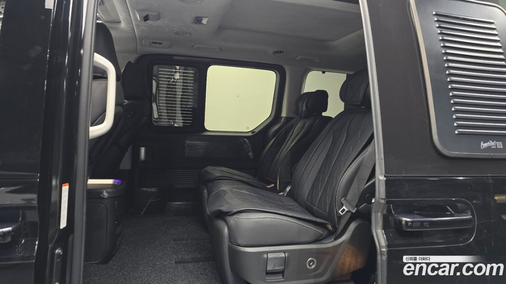 Hyundai Staria 4WD Lounge 7-Seater, 2025