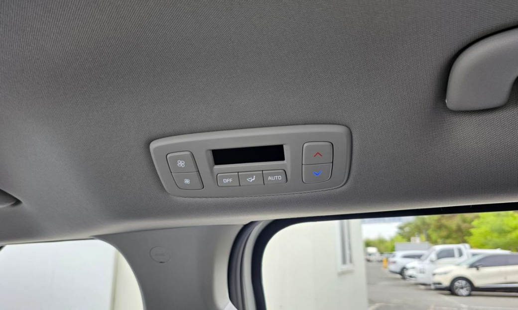 Kia Carnival 9-Seater Prestige, 2025