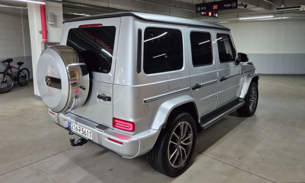 Mercedes-Benz G-Class G450d, 2025