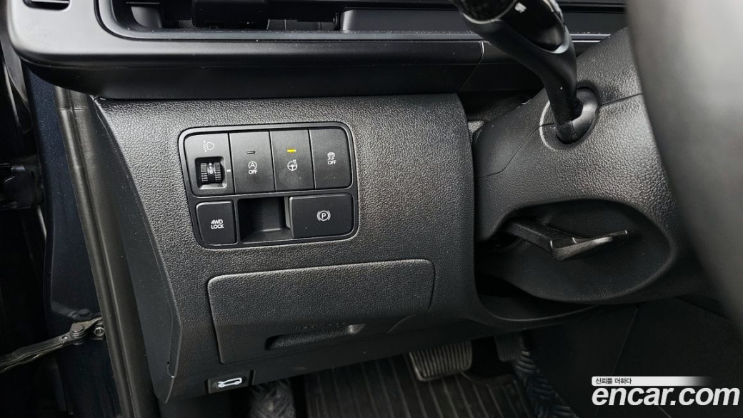 Hyundai Staria 4WD Tourer 9-Seater, 2023