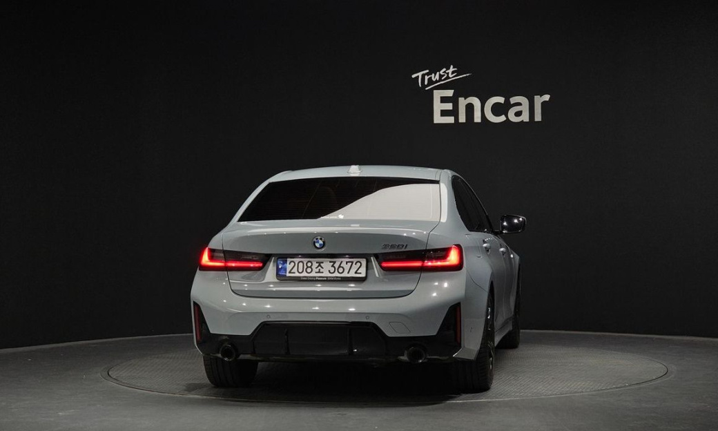 BMW 3-Series 320i M Sport, 2024