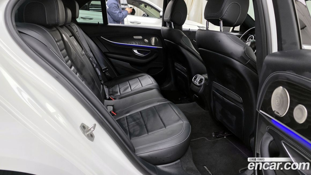 Mercedes-Benz E-Class E220d 4MATIC AMG Line, 2023