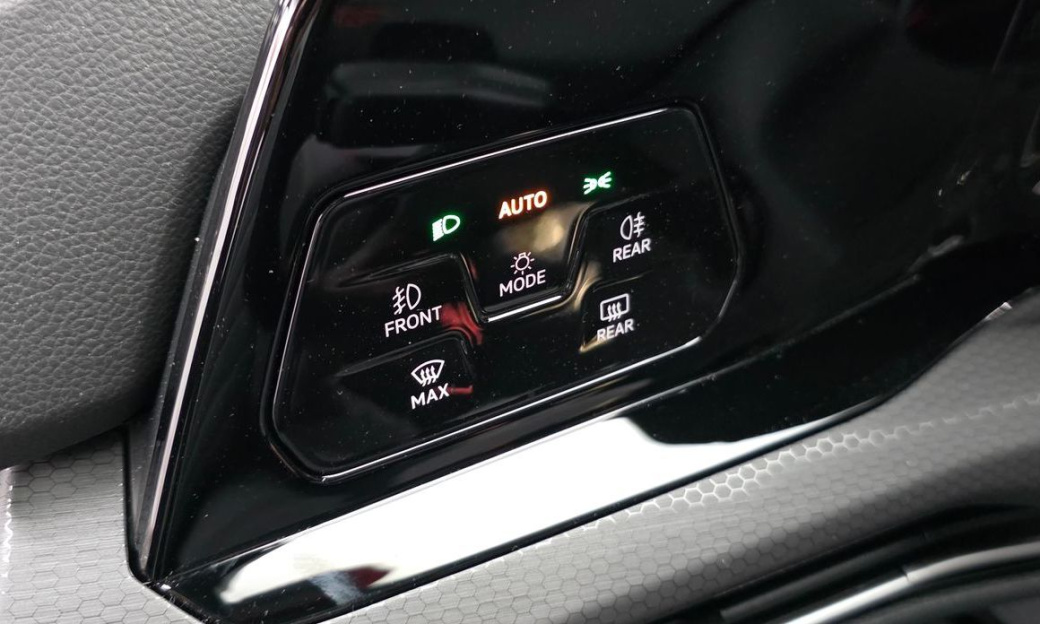 Volkswagen Golf 2.0 GTI, 2024