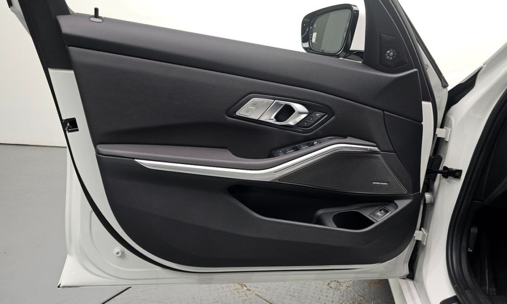 BMW 3-Series 320i M Sport, 2026