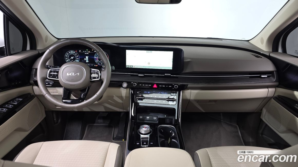 Kia Carnival 7-Seater Signature, 2023
