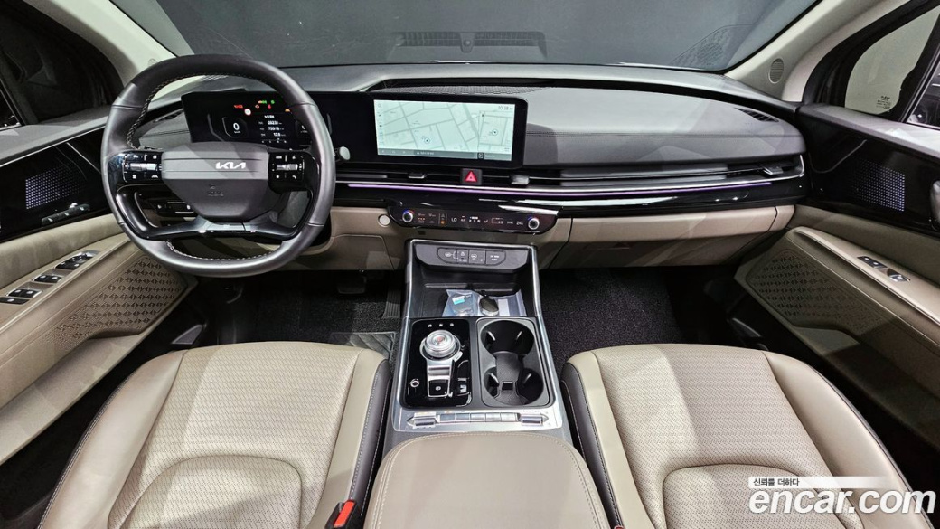 Kia Carnival 9-Seater Gravity, 2025