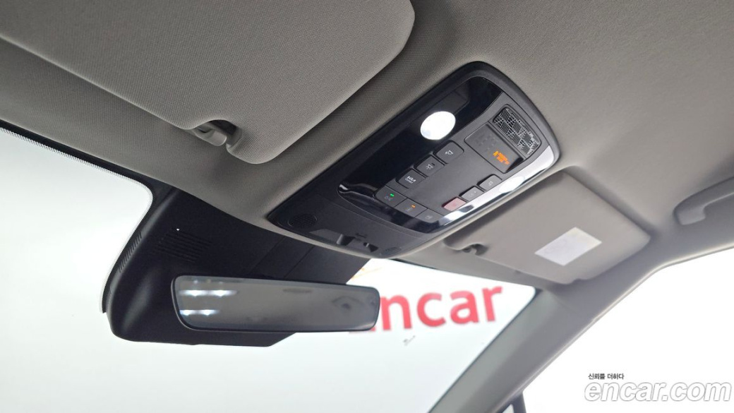 Kia Carnival 9-Seater Gravity, 2025
