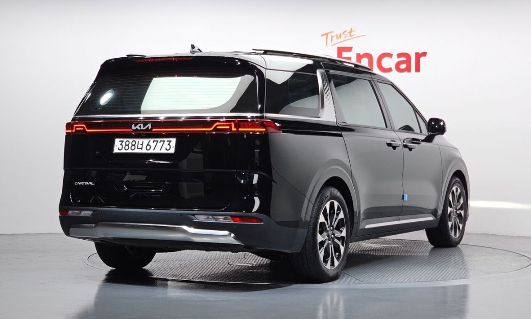 Kia Carnival 9-Seater Signature, 2023