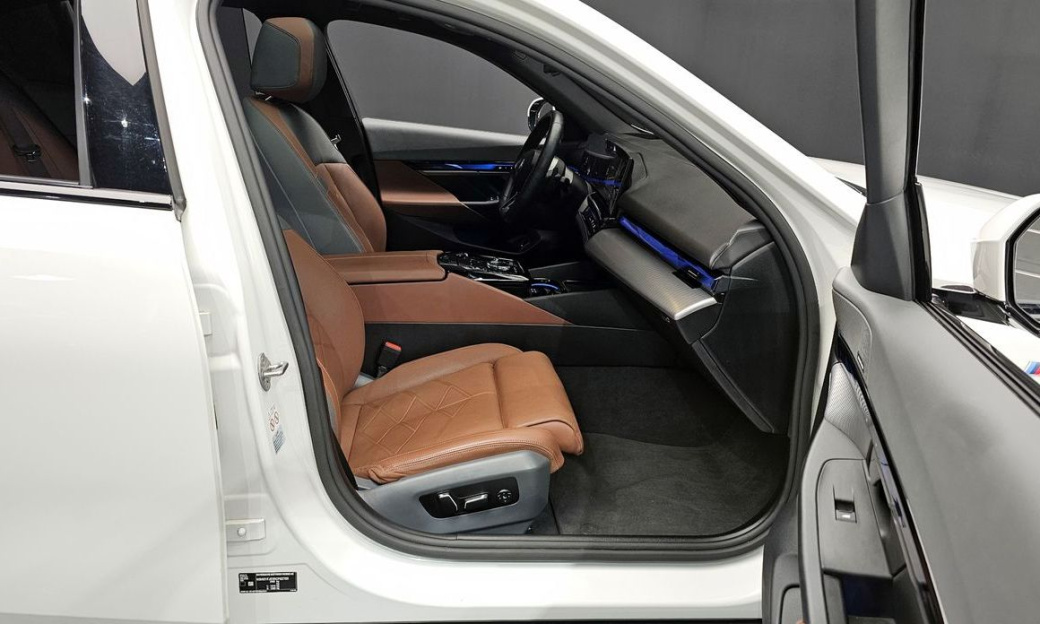 BMW 5-Series 530i xDrive M Sport, 2024