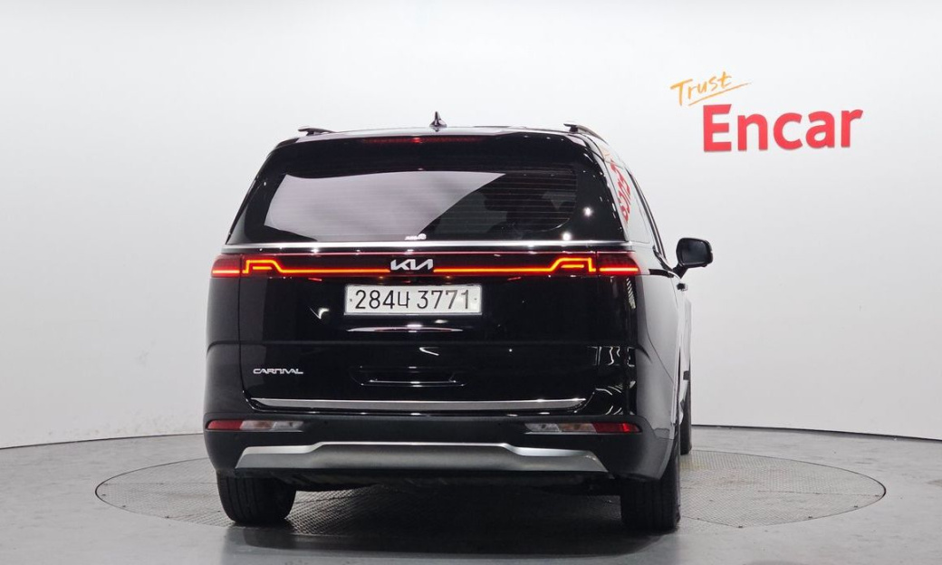 Kia Carnival 9-Seater Signature, 2023