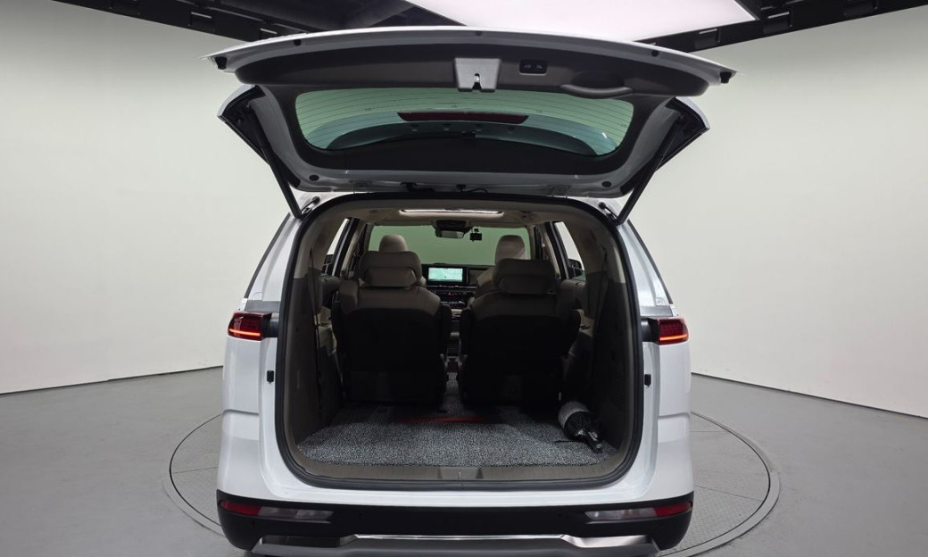 Kia Carnival 7-Seater Noblesse, 2023