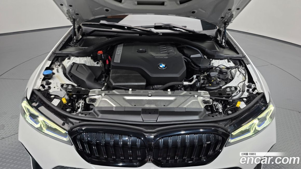BMW 3-Series 320i M Sport, 2023