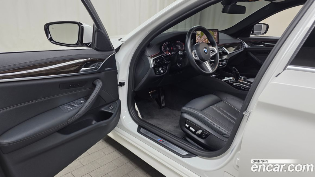 BMW 5-Series 520i M Sport, 2022