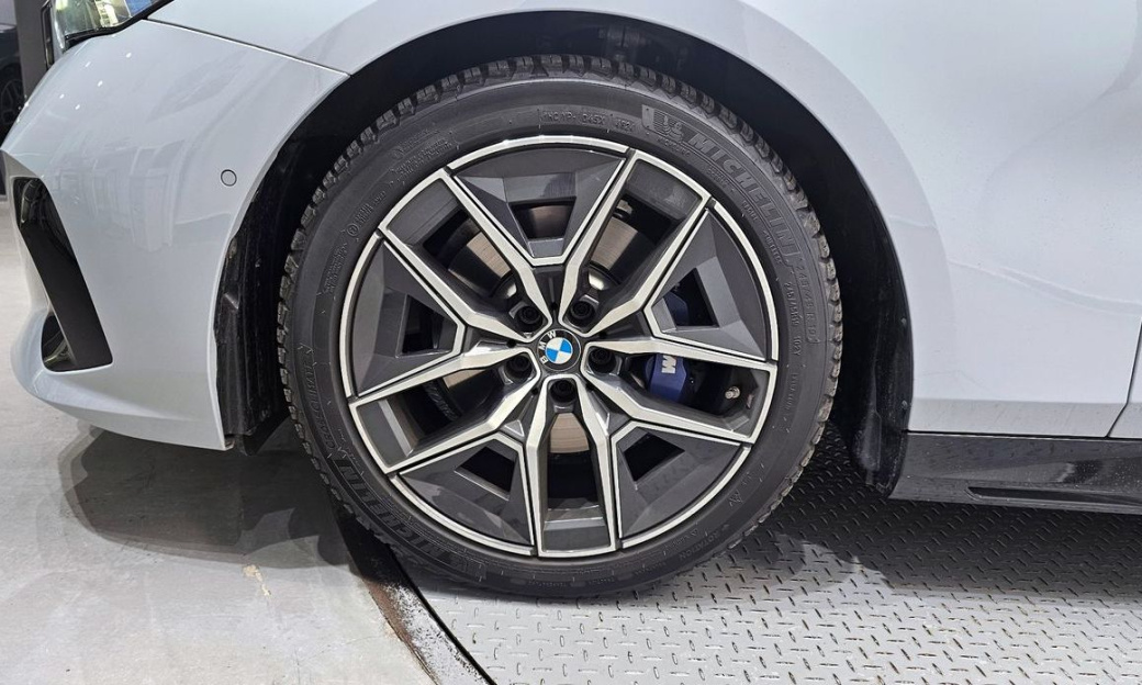 BMW 5-Series 520i M Sport, 2025
