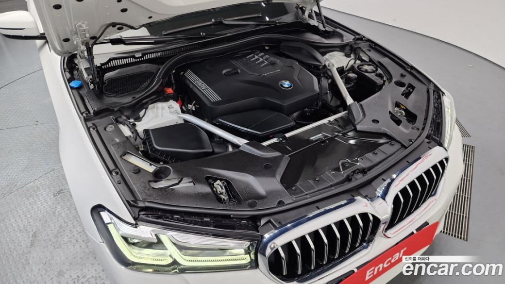 BMW 5-Series 520i M Sport, 2022