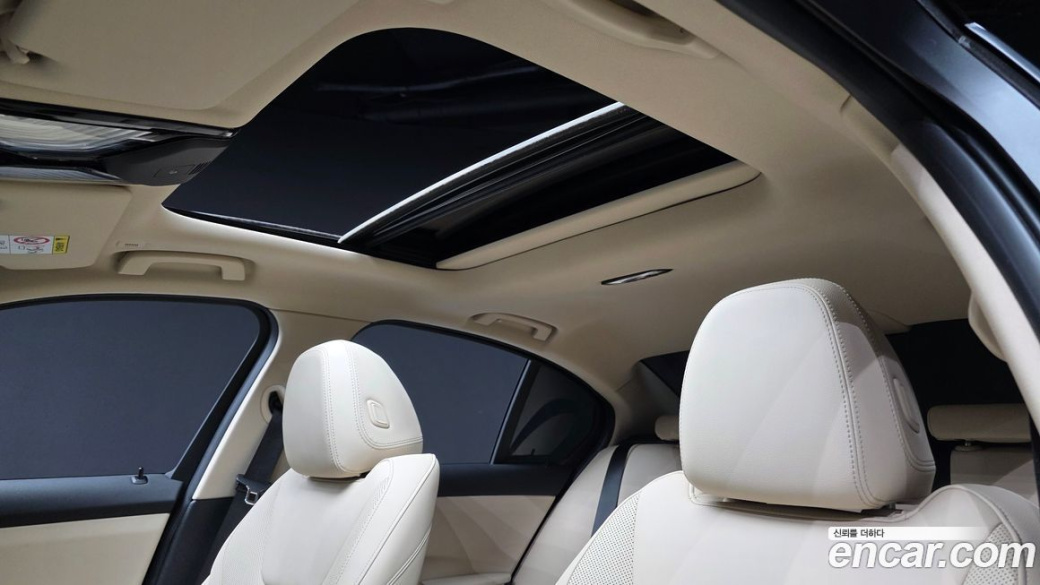 BMW 3-Series 320i, 2023