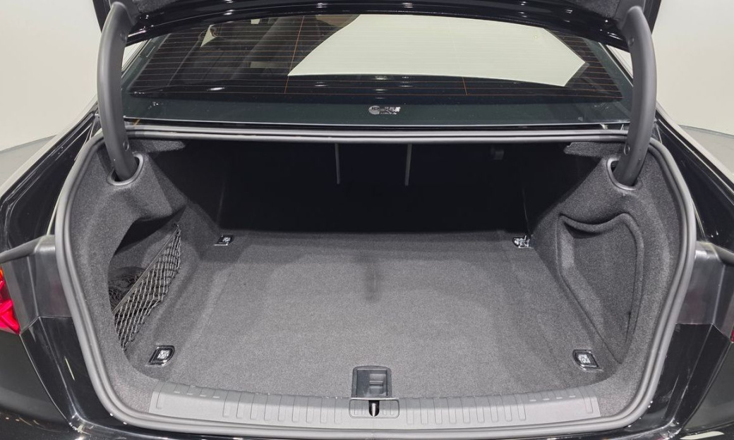 Audi A6 45 TFSI Premium, 2024