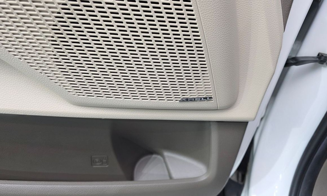 Kia Carnival 9-Seater Signature, 2023