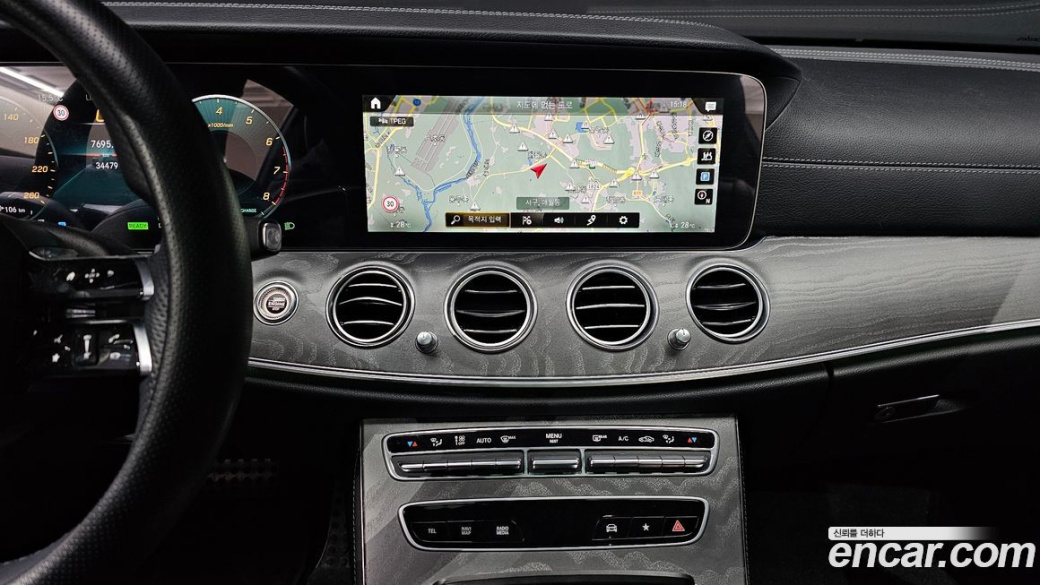 Mercedes-Benz E-Class E350 4MATIC AMG Line, 2022