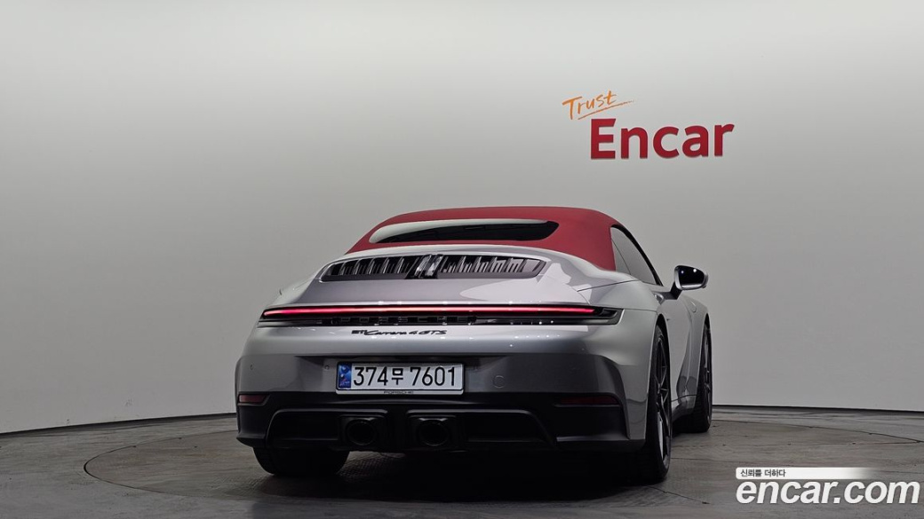 Porsche 911 Carrera 4 GTS Cabriolet, 2025