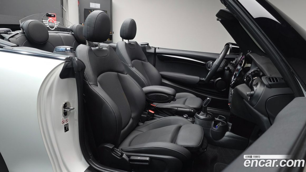Mini Cooper Convertible Classic, 2024