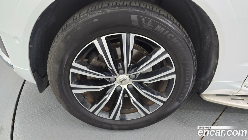 Volvo XC60 B5 Inscription, 2022