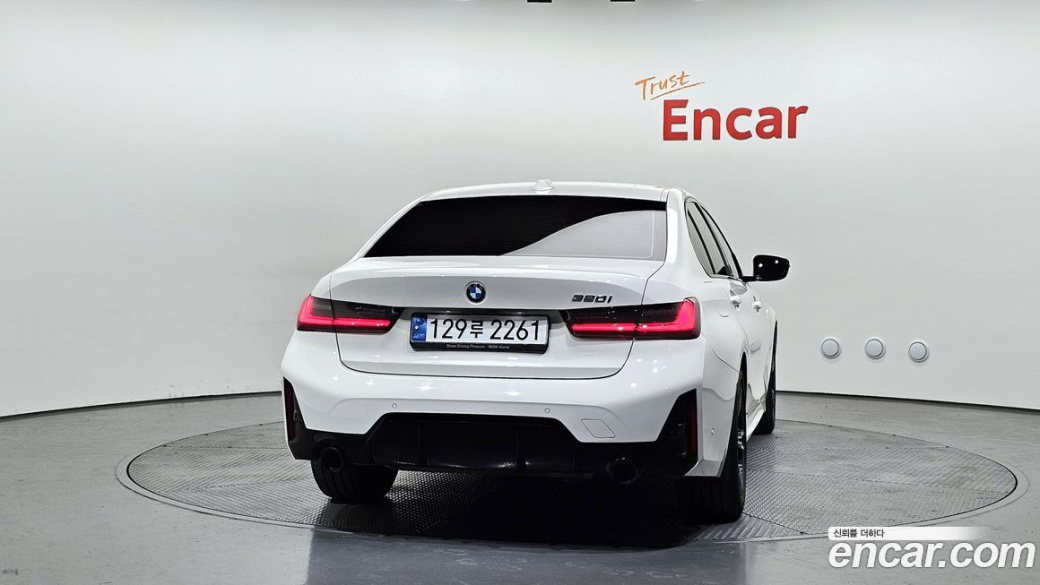 BMW 3-Series 320i M Sport, 2023