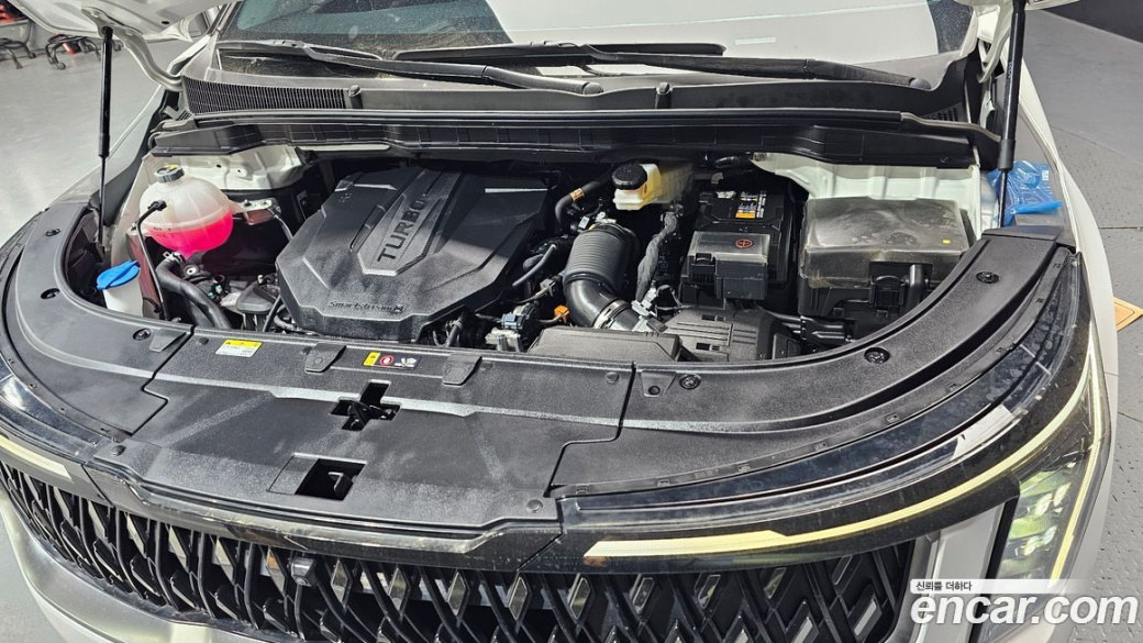 Kia Carnival 9-Seater Prestige, 2025