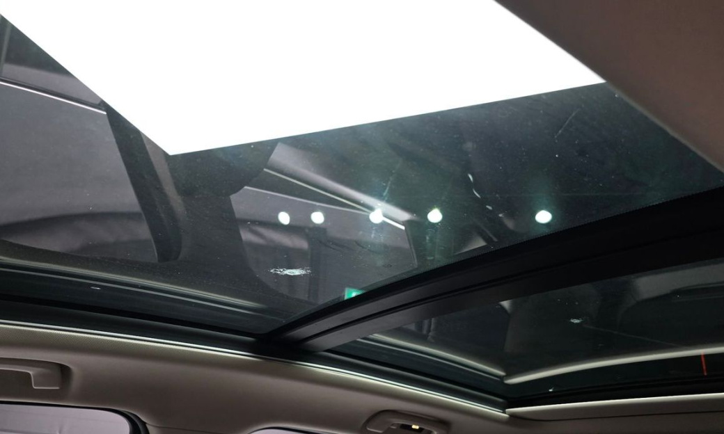 BMW 2-Series 220i Luxury, 2024