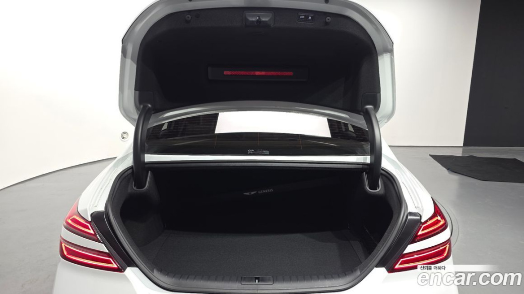 Genesis G70 Gasoline 2.5T 4WD, 2026