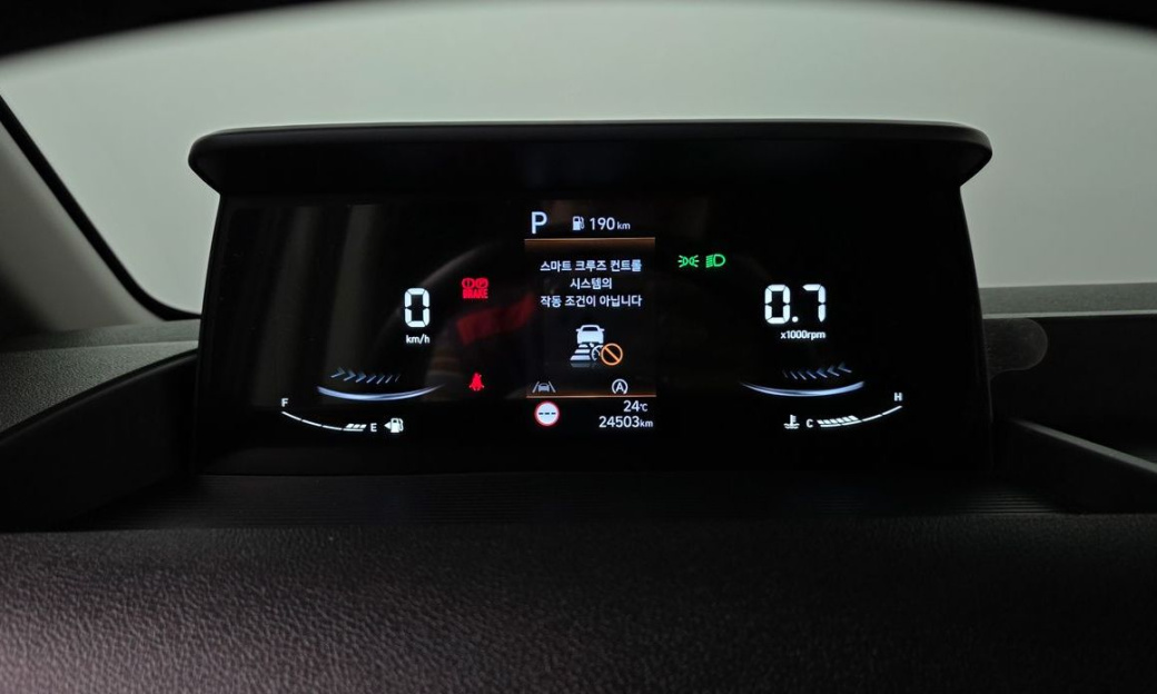 Hyundai Staria Tourer 11-Seater, 2025