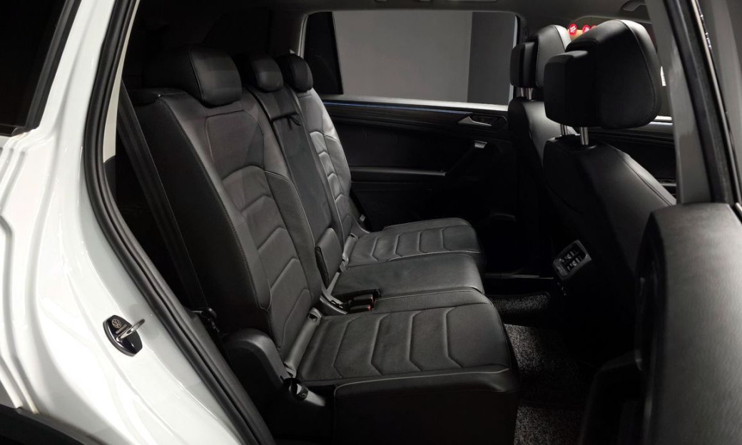 Volkswagen Tiguan 2.0 TSI Prestige, 2024