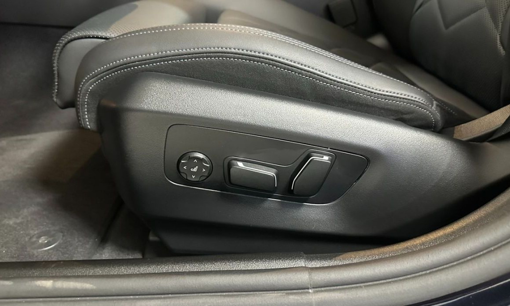 BMW 5-Series 520i M Sport, 2025