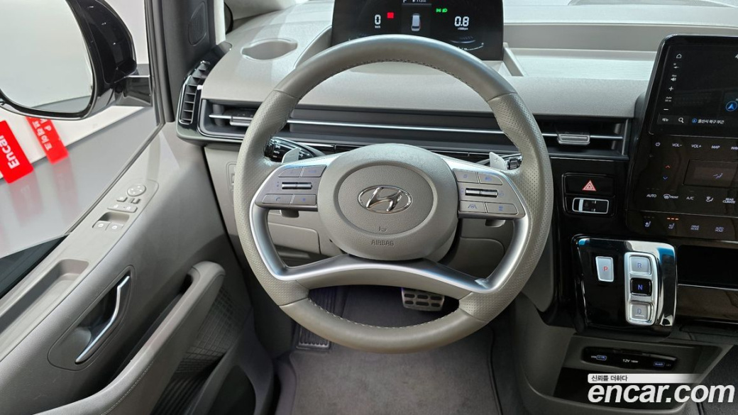 Hyundai Staria 2WD Camping Car, 2024